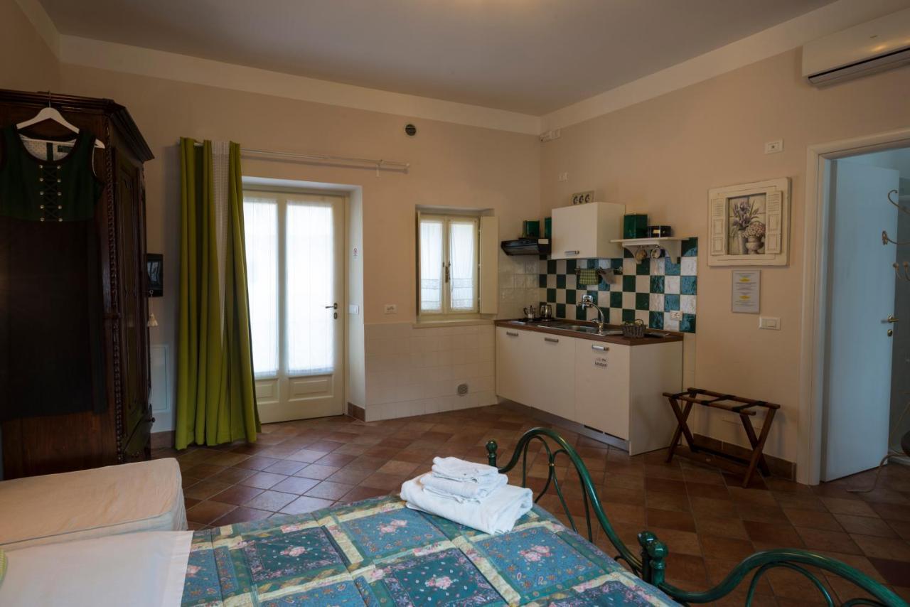 Residence La Pera Bugiarda Венария-Реале Экстерьер фото